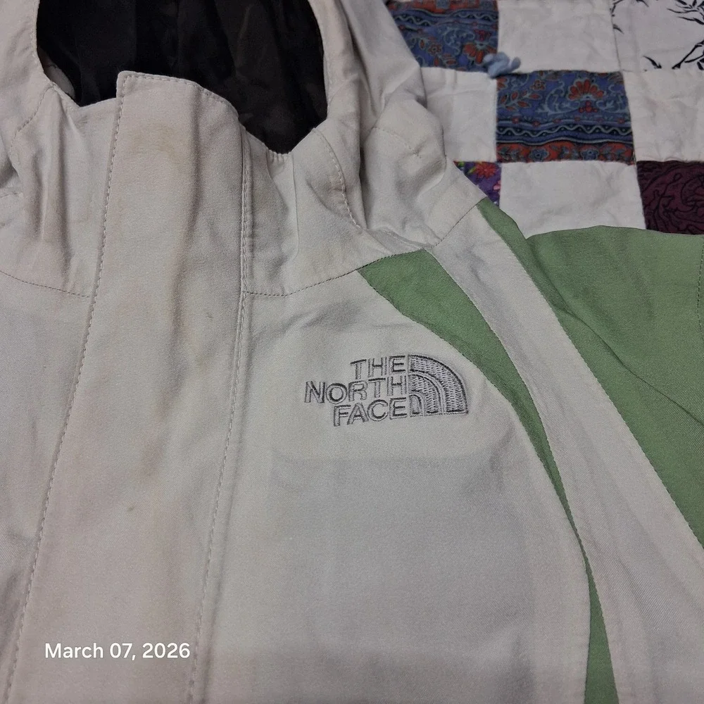 The North Face Girls‎ 3 in 1 Parka Size XS Hooded HyVent Light Green